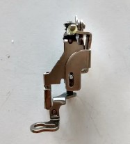 PRENSATELA BORDADORA PE770/780/810